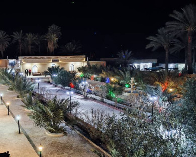 اقامتگاه بومگردی آقامیرزا طبس
