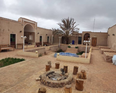 اقامتگاه بومگردی بابا حاجی حلوان طبس