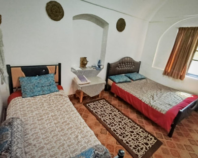 اقامتگاه بومگردی خانه نقلی تفت 4