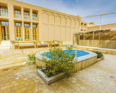 اقامتگاه بومگردی فروردین یزد