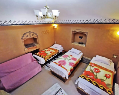 اقامتگاه بومگردی فروردین یزد 26