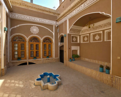 هتل بوتیک سنتی عمارت مالمیر یزد 2