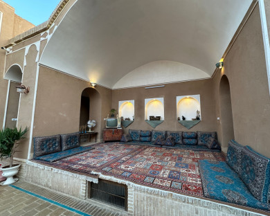 اقامتگاه بومگردی نیلوفر آبی یزد 5