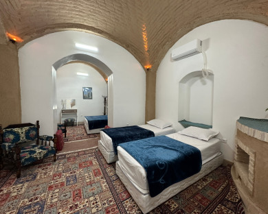 اقامتگاه بومگردی نیلوفر آبی یزد 23