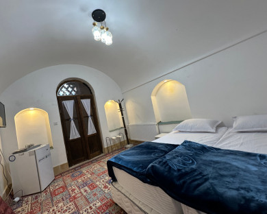 اقامتگاه بومگردی نیلوفر آبی یزد 11