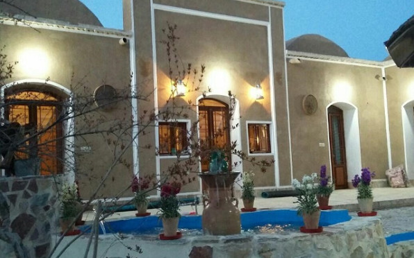 اقامتگاه بومگردی سرو کهن ابرکوه