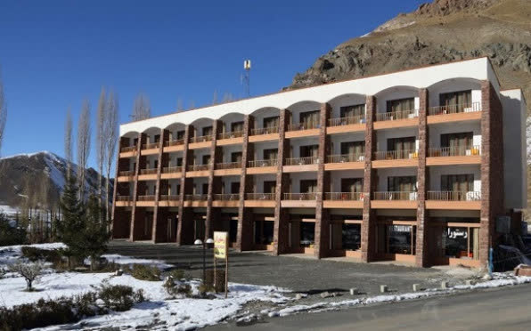 هتل جهانگردی دیزین