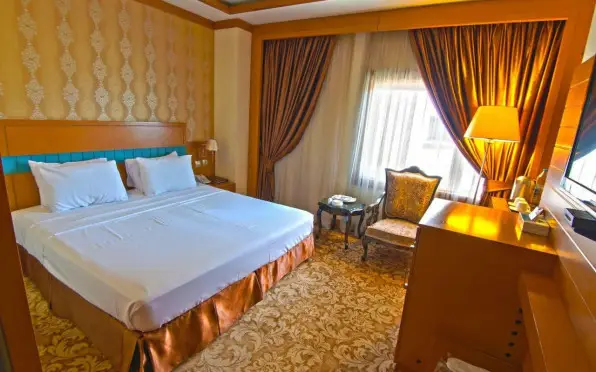 رستوران هتل مدینه الرضا