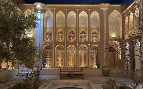 اقامتگاه بومگردی خانه سه نیک یزد