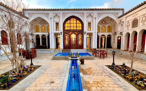 اقامتگاه سنتی زرتاج اصفهان