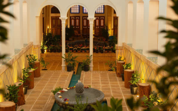 اقامتگاه سنتی ایوان کاشان