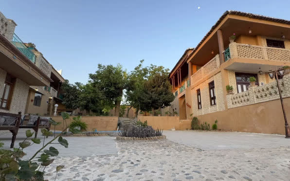 اقامتگاه بومگردی عمارت پریزاد شهرکرد