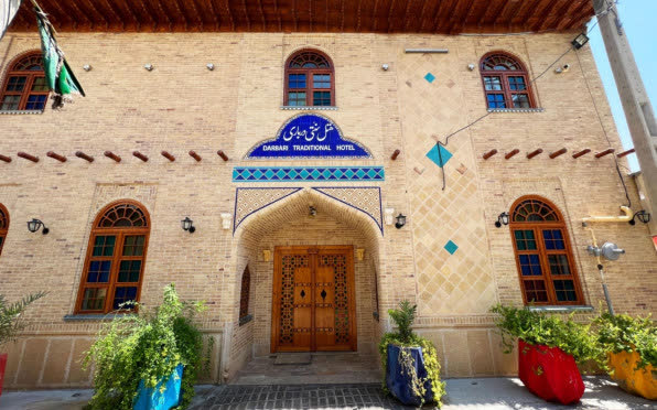 اقامتگاه سنتی درباری شیراز