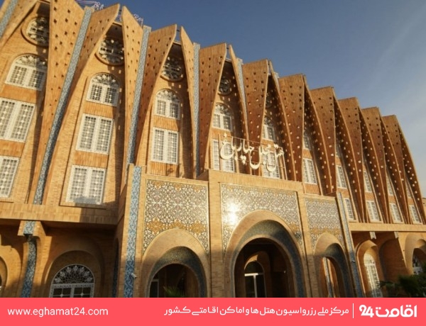 Esfahan-Chaharbagh-2