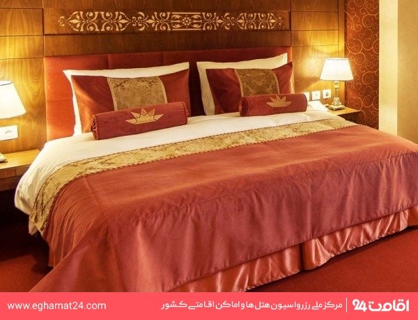 Shiraz-Zandiyeh-01