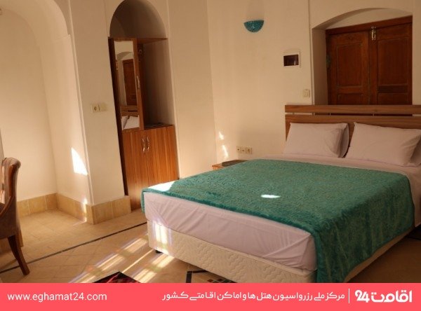 Yazd-Darbar-02
