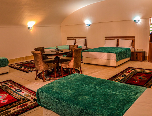 Yazd-Darbar-10