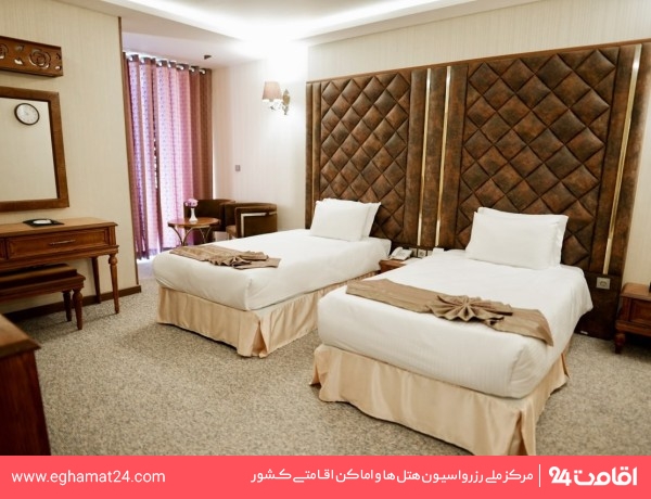 shiraz-rose-15