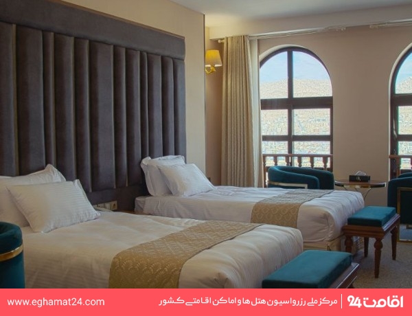 shiraz-rose-5