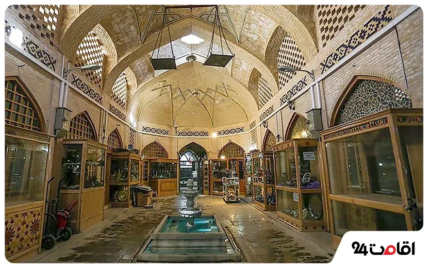 میدان نقش جهان (میدان امام) اصفهان؛ تاریخچه، بازارها و جاهای دیدنی اطراف 13 بازار قیصریه میدان نقش جهان