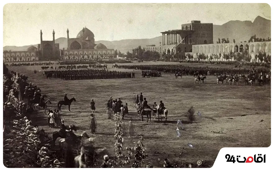 میدان نقش جهان (میدان امام) اصفهان؛ تاریخچه، بازارها و جاهای دیدنی اطراف 4 گذشته میدان نقش جهان