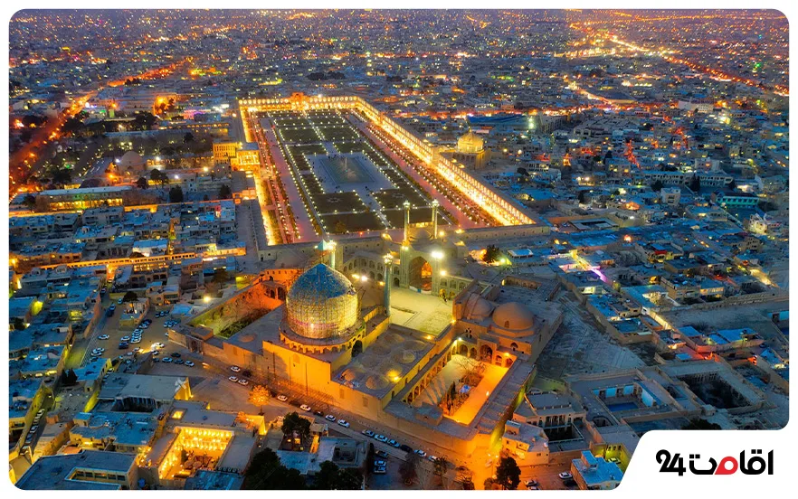 میدان نقش جهان (میدان امام) اصفهان؛ تاریخچه، بازارها و جاهای دیدنی اطراف 6 نورپردازی میدان نقش جهان