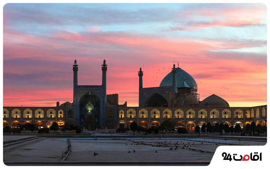 میدان نقش جهان (میدان امام) اصفهان؛ تاریخچه، بازارها و جاهای دیدنی اطراف 7 غروب میدان نقش جهان