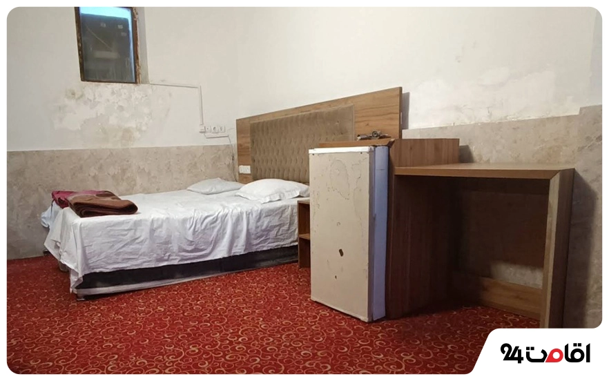 آبگرم شاهان گرماب فریمان؛ مسیر دسترسی، امکانات و نکات بازدید 3 یک نمونه اتاق اقامتی در آبگرم شاهان
