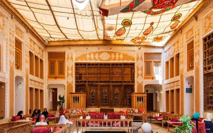 رستوران هتل ملک التجار یزد