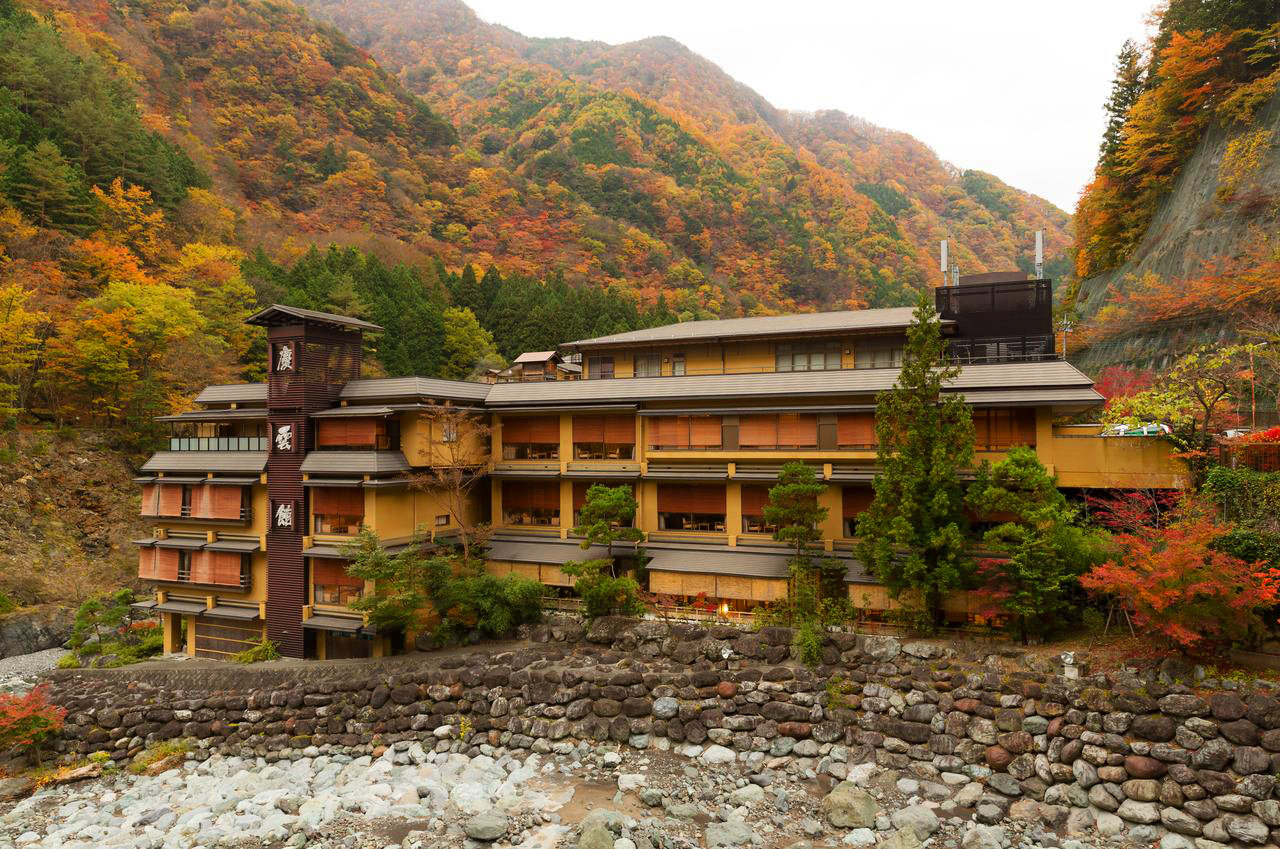 هتل نیشیاما اونسن کیونکان Nishiyama Onsen Keiunkans