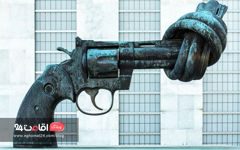 Knotted gun sculpture, New York, USA