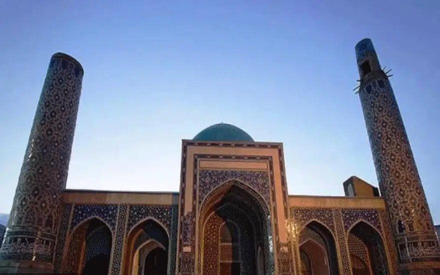 مسجد هفتاد و دو تن