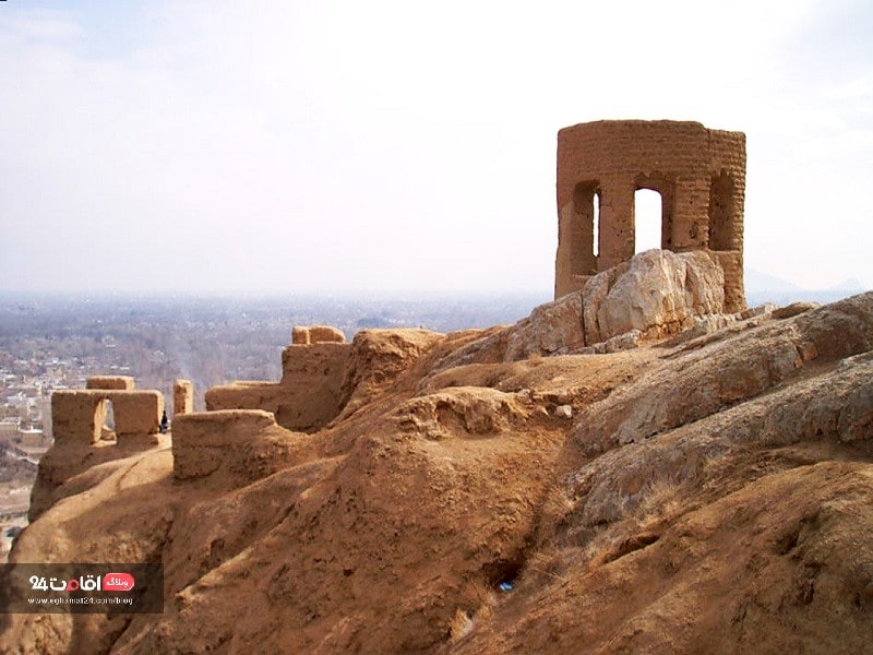 دیدن نمای کل شهر از بالای آتشکده اصفهان