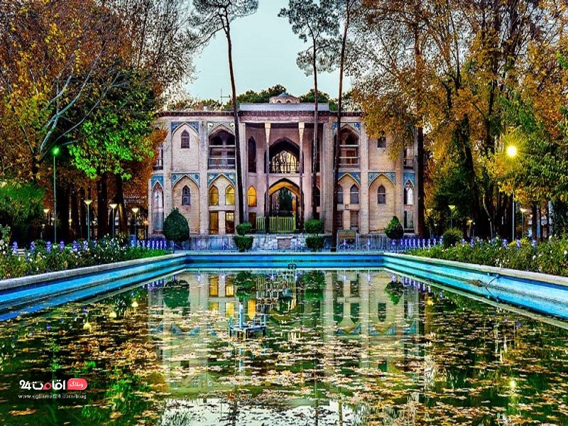کاخ هشت بهشت بنا شده بر روی هشت ضلعی در باغ بلبل