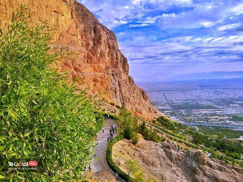 پارک کوهستانی صفه از جاهای دیدنی اصفهان با دید کامل نسبت به شهر