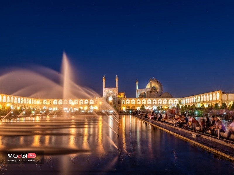 نمای نقش جهان در شب از دید عالی قاپو