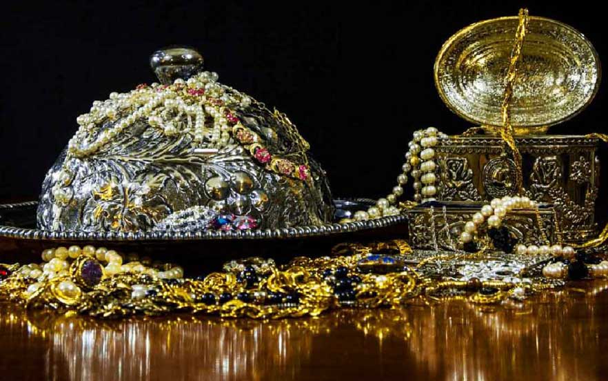 موزه جواهرات ملی از مکان های دیدنی تهران با جواهرات سلطنتی 