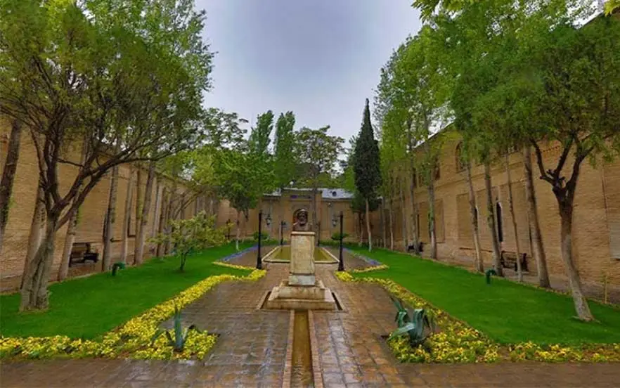 باغ موزه نگارستان یکی از جاهای دیدنی تهران با نقاشی‌های فاخر