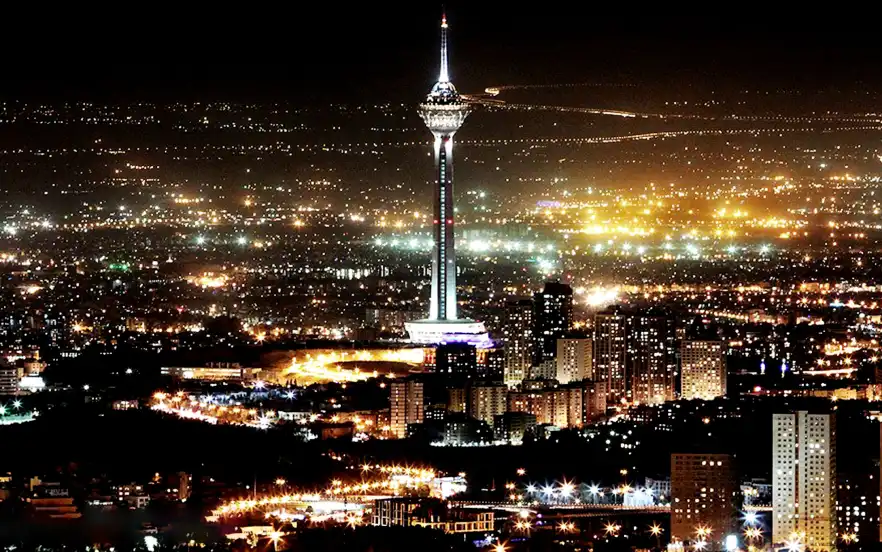 بام یکی از دیدنی‌های تهران برای تماشای زیبایی‌ها