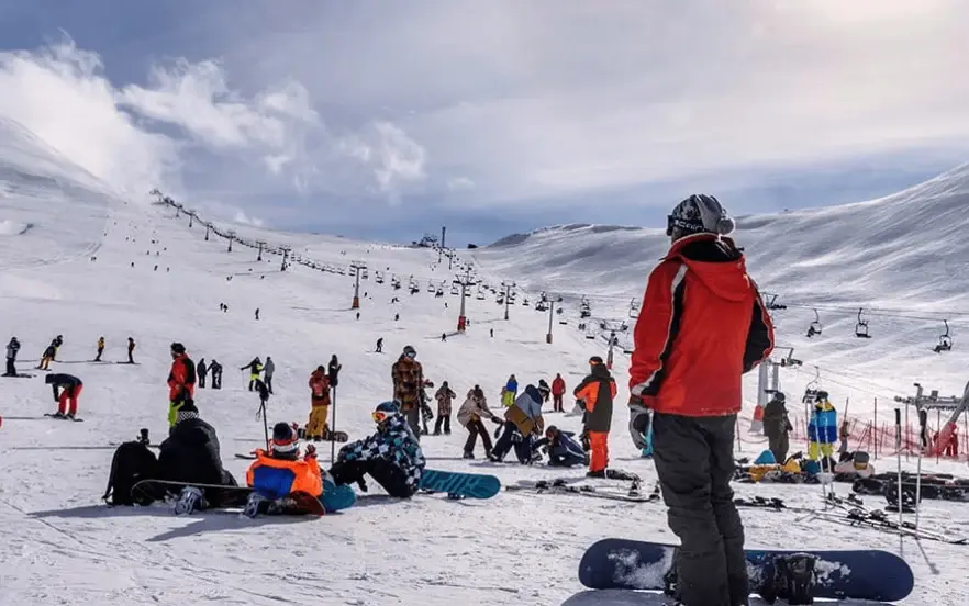 پیست اسکی‌ها از جاهای تفریحی تهران برای تجربه وزشی هیجان‌انگیز