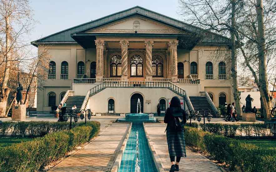 باغ فردوس از دیدنی های تهران با عمارتی بزرگ