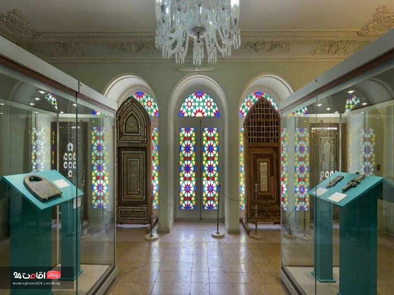 تالارها و اشیای قدیمی موزه قصر آیینه یزد