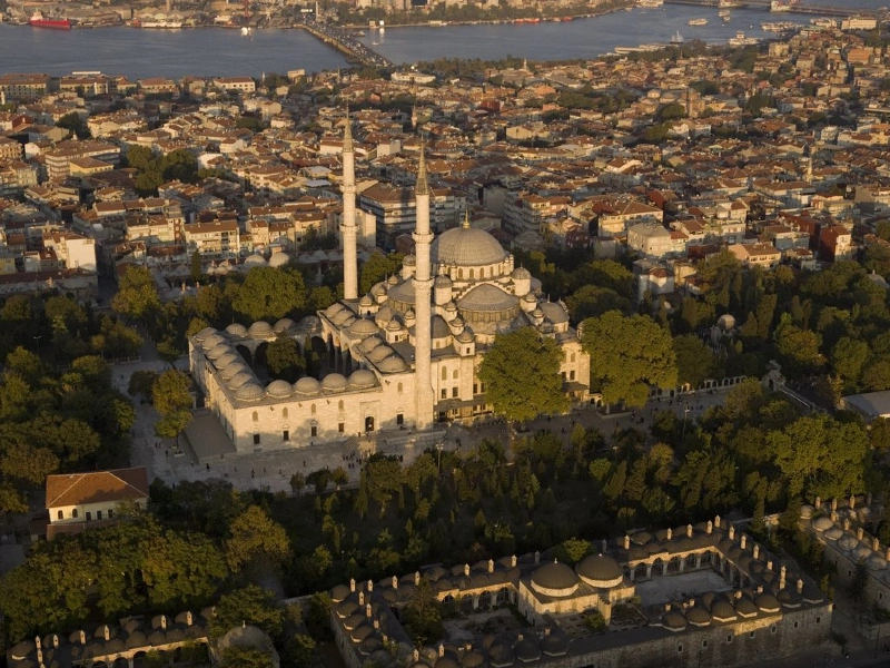 معرفی جامع مسجد فاتح استانبول با معماری شاهانه و بی نظیر