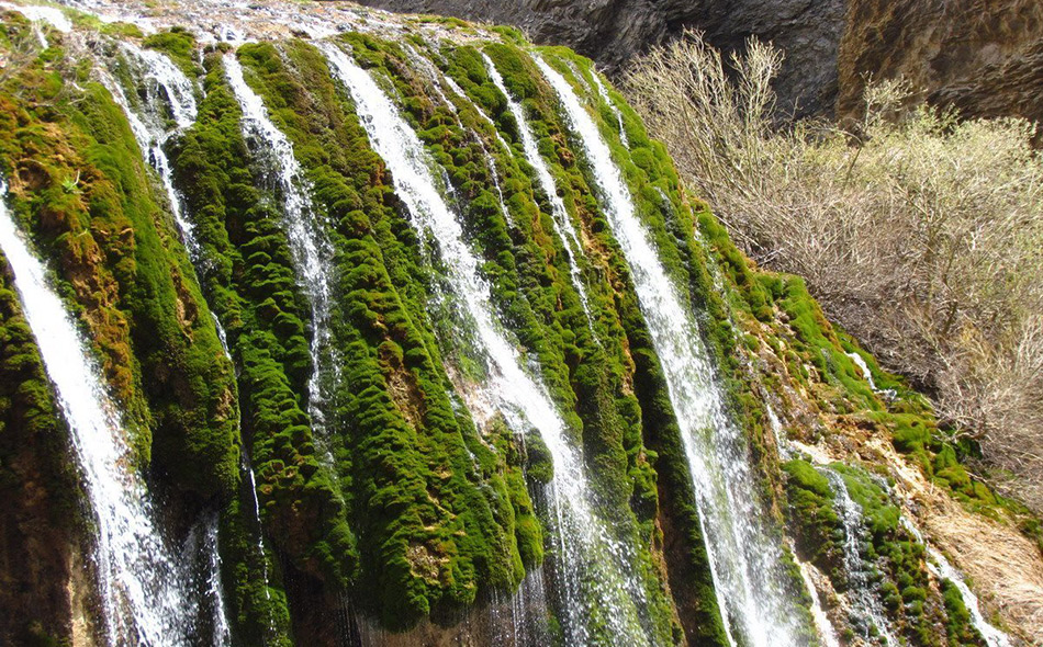 بهشت گمشده اصفهان ، آبشار پونه