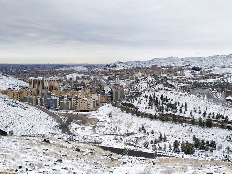 نمایی از بام مشهد در زمستان