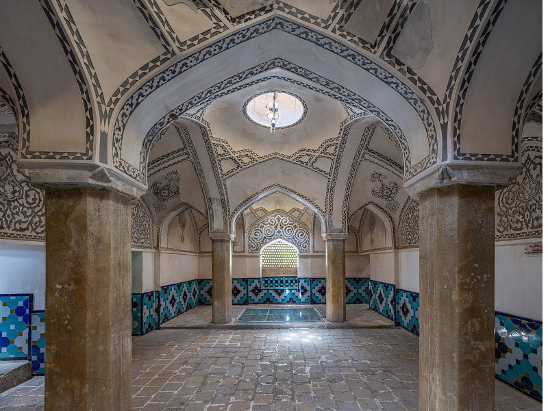 ستون های زیبای حمام فین کاشان