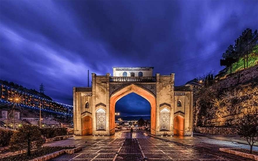 دروازه قرآن از دیدنی های شیراز در ورودی شهر