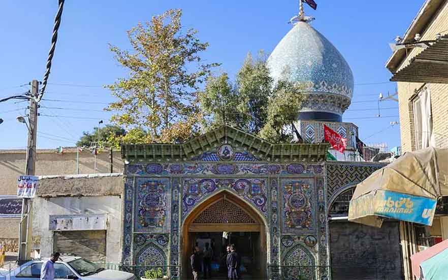 آرامگاه سید تاج الدین غریب از دیدنی‌ های شیراز با فضایی مذهبی و تاریخی