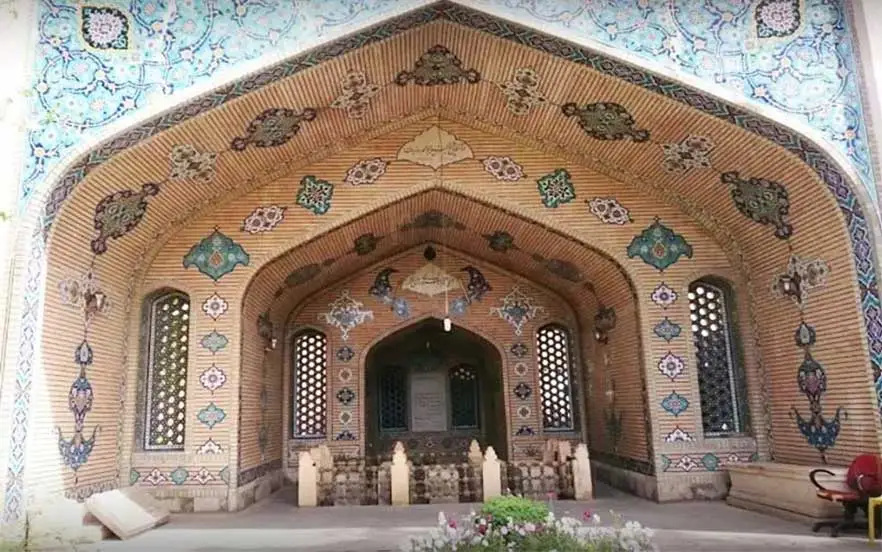 آرامگاه شیخ روزبهان از مکان های دیدنی شیراز با ۸۰۰ سال قدمت