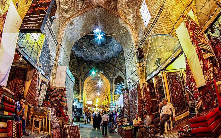 بازار وکیل از مکان های دیدنی شیراز برای خرید